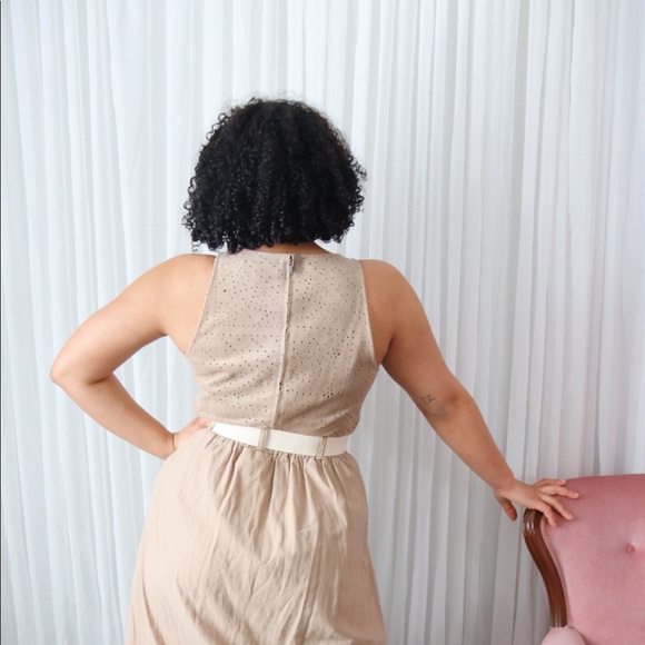 Neutral Textured Tank Top by BCBG (Size Medium) - Picture 8 of 8